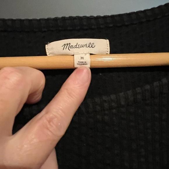 Madewell side button top. - Picture 3 of 3